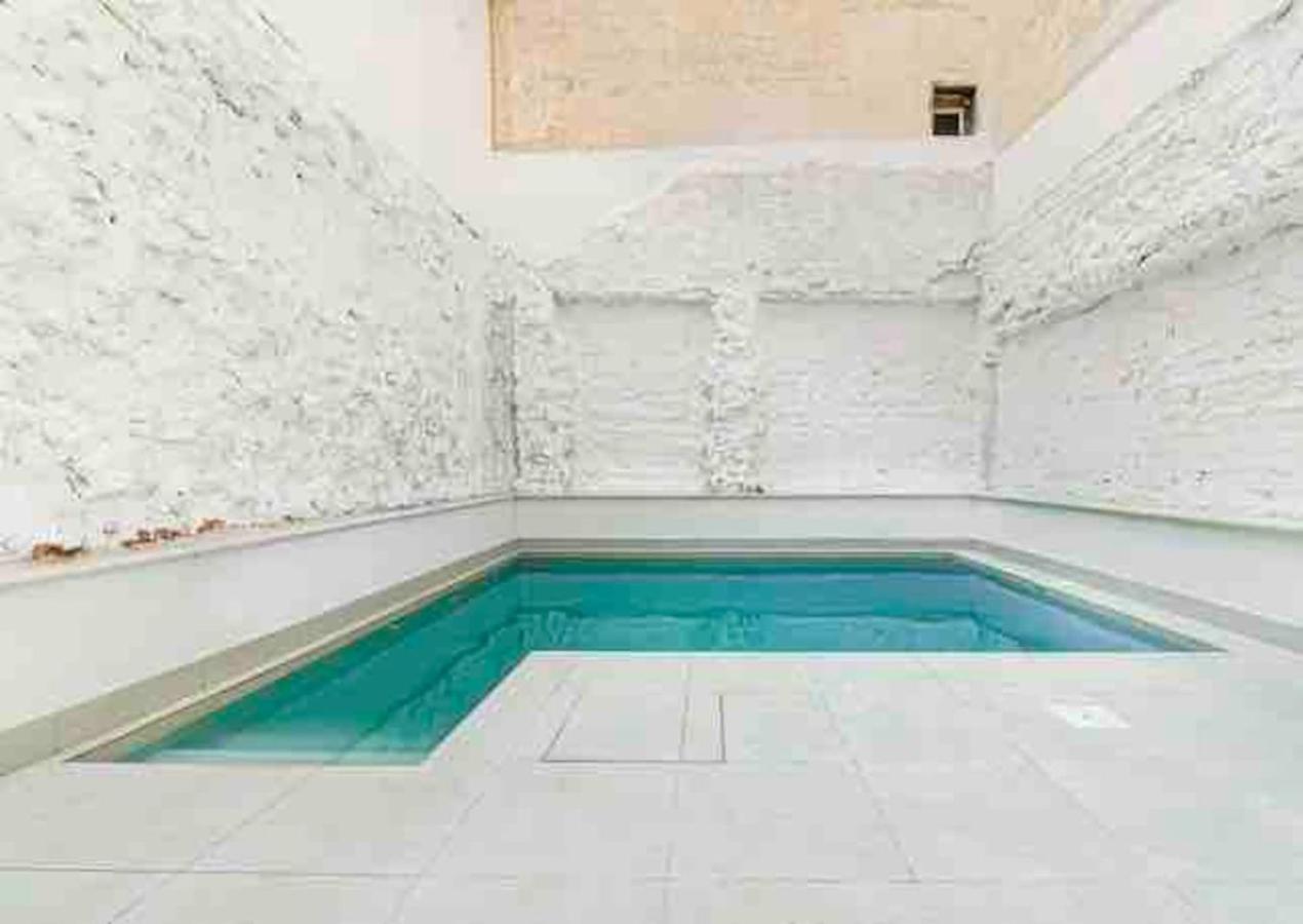 Apartamentos Breton 17 Suite Familiar Аликанте Экстерьер фото